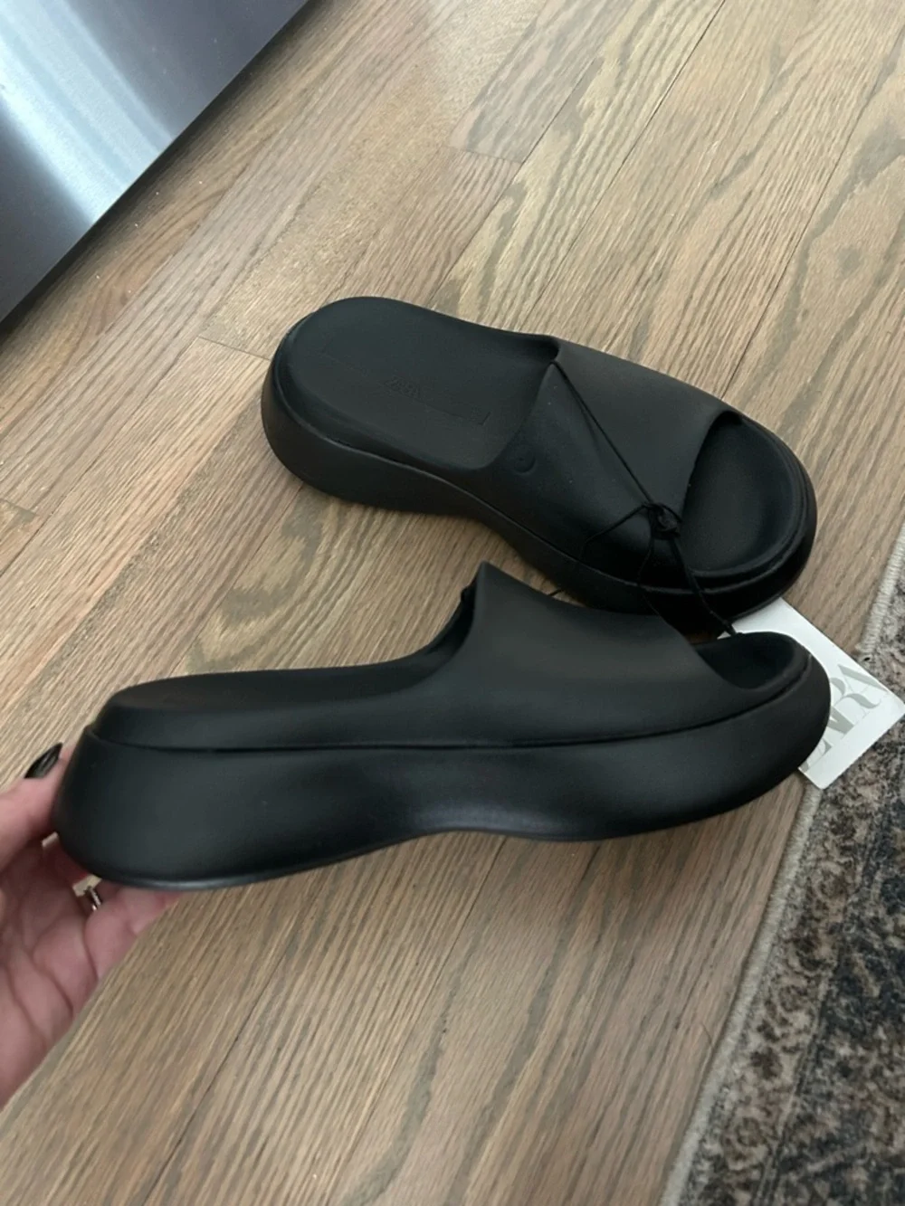 Zara Black Chunky Platform Slide Sandals - Picture 2 of 9